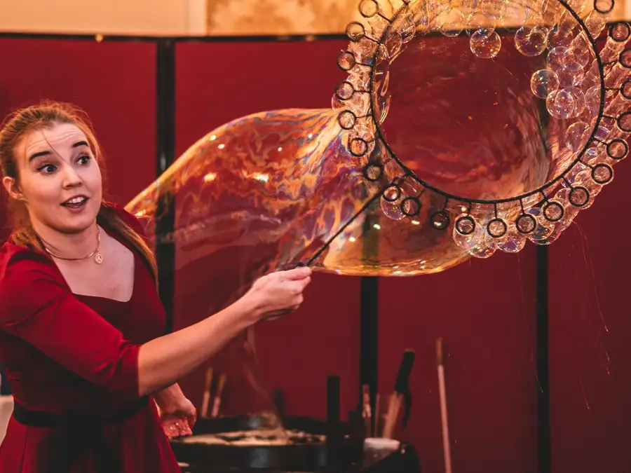 Artiste dans sa bulle