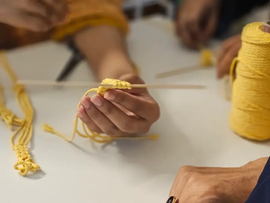 Atelier bijoux, macramé, gravure et résine