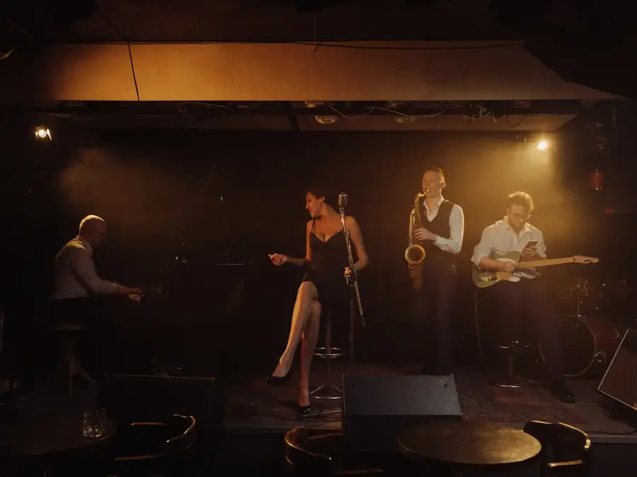 Piano-bar variétés