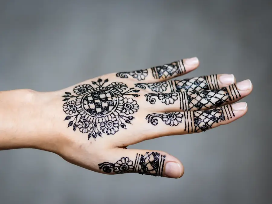 Animation tatouages ephémères en dentelle
