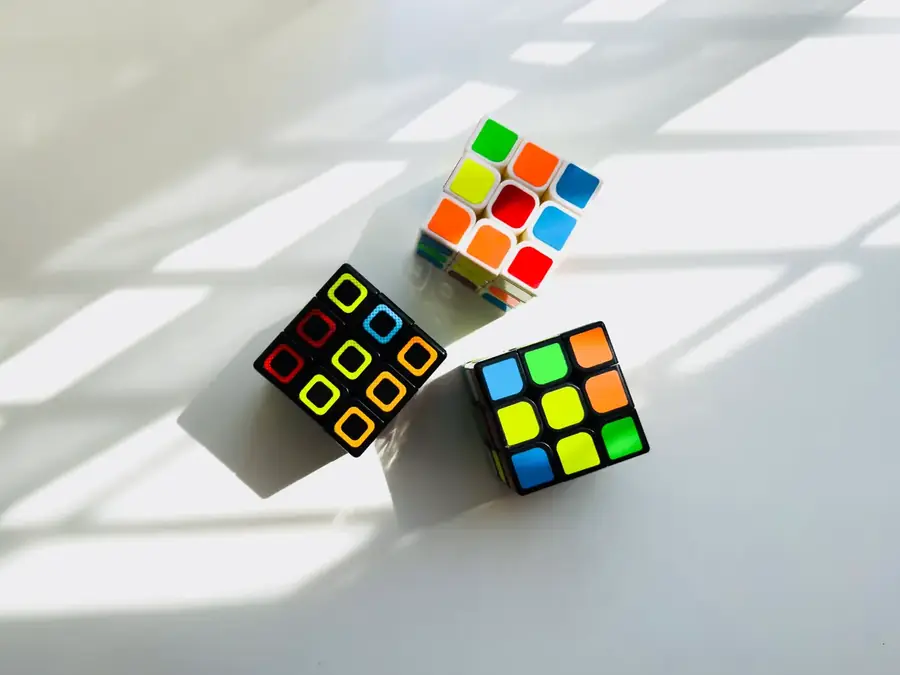 Bornes cubes connectés le jeu de casse-tête connecté
