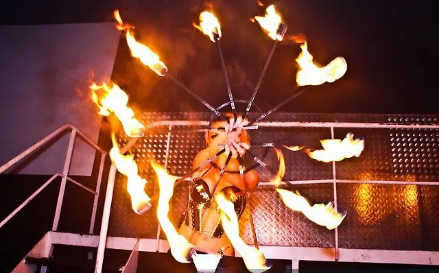 Danseuse pyrowoman
