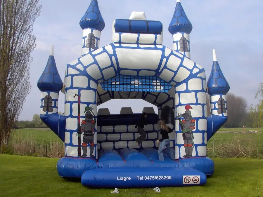 Location chateau gonflable