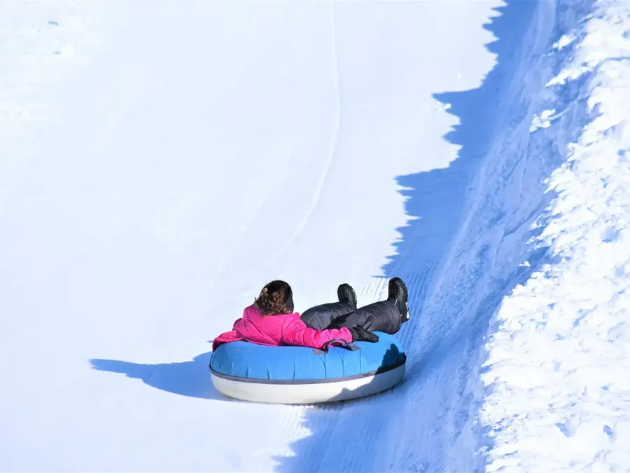 Piste de luge synthétique ou gonflable