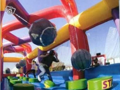 Parcours d'obstacles & boules de démolition